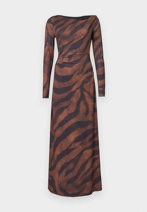 Jurk met lange mouwen, een nauwsluitend lijfje en een vloeiende rok, met een bruin-zwart zigzag tijgerstreepjespatroon op een zachte stof.