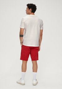 s.Oliver MIT FRONTPRINT - T-shirt imprimé - weiß