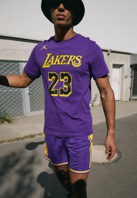 Nike Performance - NBA LEBRON JAMES LOS ANGELES LAKERS TEE - Športne kratke hlače - field purple Miniaturna slika 1