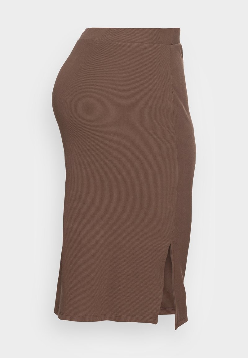 Hnědá žebrovaná midi sukně s přiléhavým střihem, s bocním rozparkem a hladkou strukturou. Pas má elastický pásek pro pohodlí.