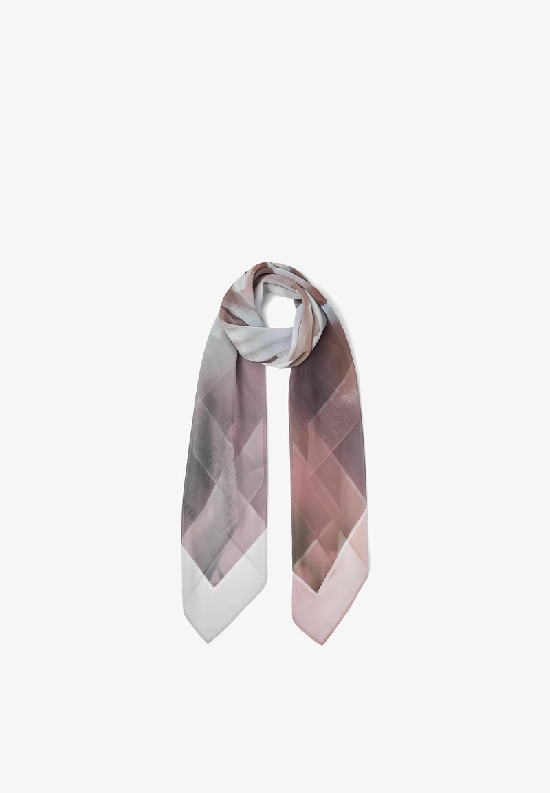 Écharpe douce avec un motif géométrique dans des tons de rose, mauve et gris, disposée en boucle lâche sur un fond blanc.