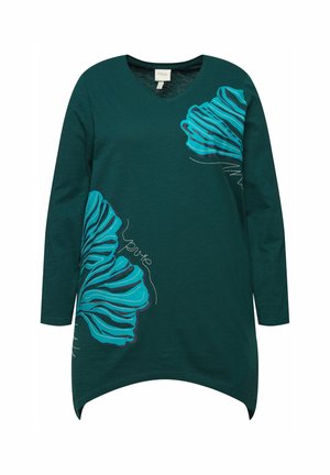 Turkusowa bluzka z dekoltem w serek i długimi rękawami z niebieskimi haftami kwiatowymi oraz białymi detalami stębnowania. Krzywoliniowy krój, miękki materiał, luźny fason.