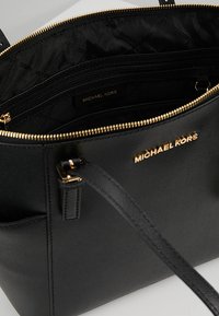 MICHAEL Michael Kors JET ITEM TOTE - Handbag - nero