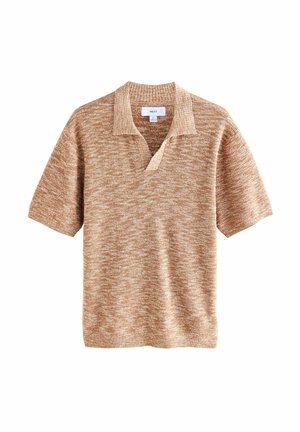 Korte mouwen pullover in een gemeleerd lichtbruin breisel met een V-hals en kraag. Heeft een diagonaal patroon over het hele kledingstuk.