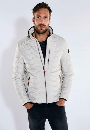 Hellgraue gepolsterte Jacke mit Kapuze, mit einem Reißverschluss vorne, zwei Reißverschlusstaschen und schwarzen Akzenten am Kragen und Saum.