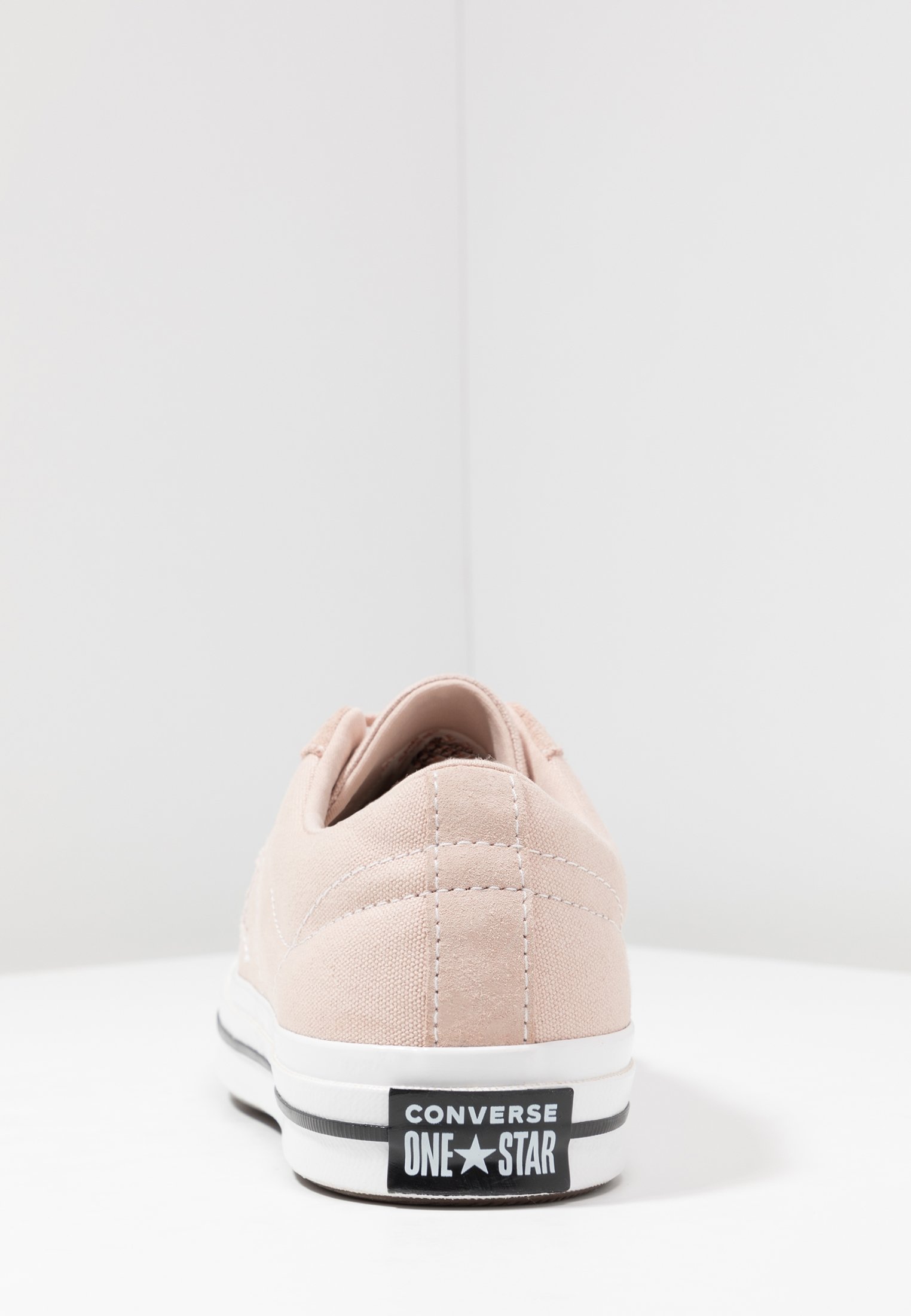 zalando converse one star