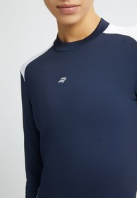 Röhnisch EYRA BRUSHED - Maglietta a manica lunga - navy