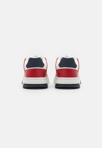 Tommy Jeans THE BROOKLYN  - Zapatillas - medium red
