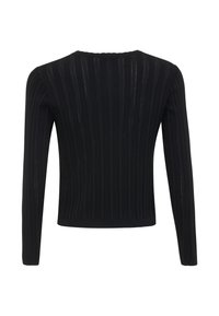 Černý žebrovaný pletený svetr s dlouhými rukávy, kulatým výstřihem a vertikálním pruhovaným vzorem. Má strukturovaný povrch a vypasovaný siluetu.