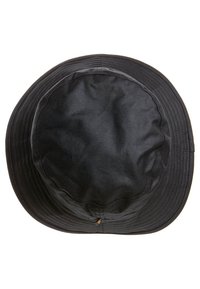 Chapéu preto tipo bucket com uma aba larga e flexível e uma textura de tecido suave. Apresenta costura ao longo da borda e um pequeno detalhe com logótipo na parte de trás.