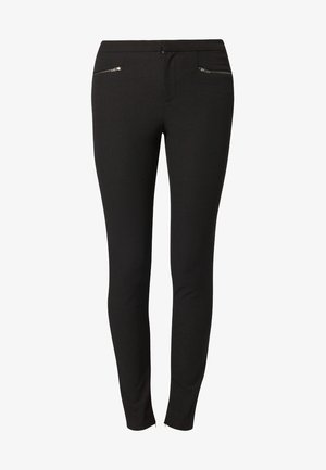 Pantalon noir slim avec poches zippées à l'avant et fermetures éclair aux chevilles, conçu pour un look élégant et moderne.
