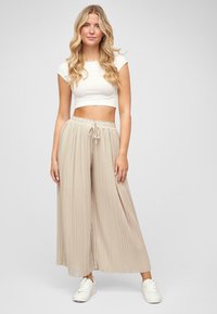 Cloud 5ive MIT WEITEM SCHNITT UND 2-LAGIGEM  - Pantalones - beige
