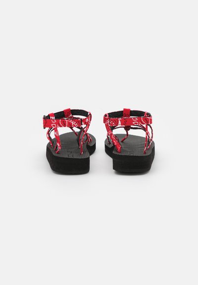 ARIZONA LOVE TREKKY FLAT SPARTIATE - Sandálias - red