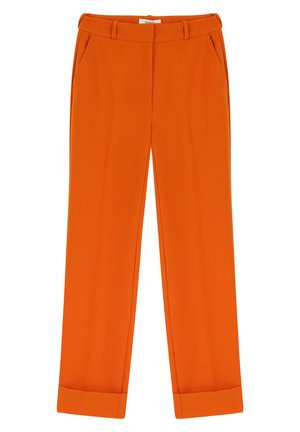 Lyse orange skræddersyede bukser med bæltestropper, sidelommer, forreste presning og foldede manchetter.