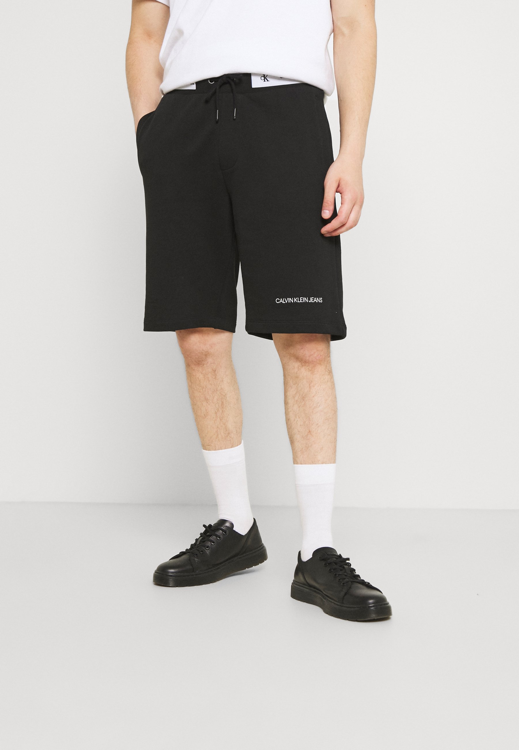Calvin Klein Jeans TAPE - Shorts - black/antracite - Zalando.it