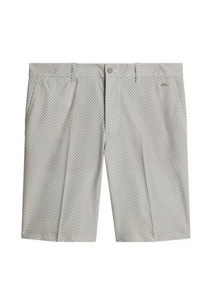Shorts gris clair avec un motif zigzag subtil, fermeture à bouton sur le devant, passants pour ceinture et poches latérales.