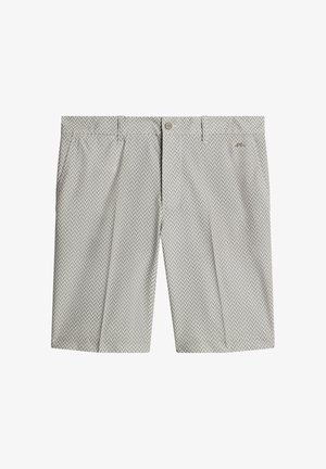 Shorts gris clair avec un motif zigzag subtil, fermeture à bouton sur le devant, passants pour ceinture et poches latérales.