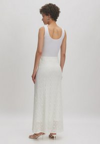 EDITED CATALINA - Maxi skirt - weiß