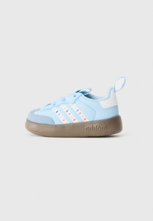ADIFOM SAMBA 360 UNISEX - Sneaker low - clear sky/white/gum
