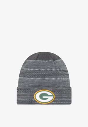 Berretto in maglia grigia con righe orizzontali, dotato di un logo rotondo ricamato verde e giallo sul risvolto. Tessuto morbido.