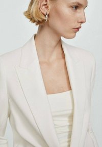 Mango ELEONOR - Cappotto corto - off-white