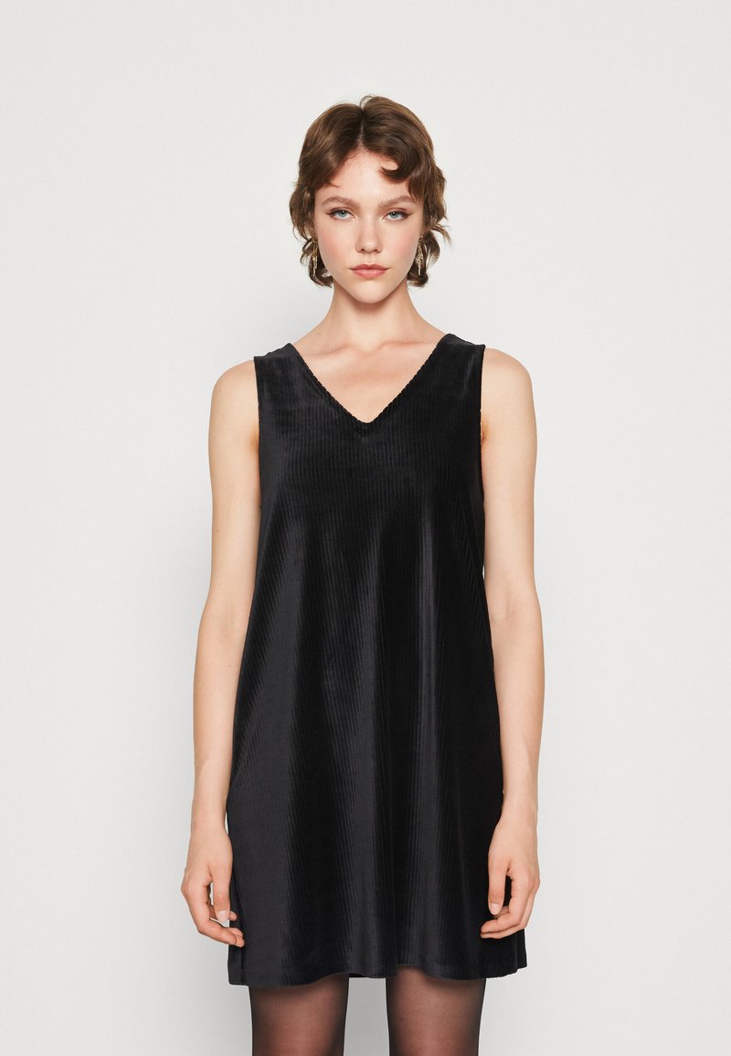 Pieces PCNIDA SHORT SPENCER DRESS - Cocktail φόρεμα / Φόρεμα για πάρτι - black