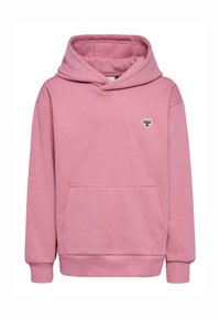 Różowa bluza z kapturem wykonana z miękkiego materiału, z przednią kieszenią, ściągaczami na rękawach oraz małym, haftowanym logo na klatce piersiowej.