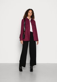 Tommy Hilfiger BLEND SHACKET - Casaco de verão - crimson ruby