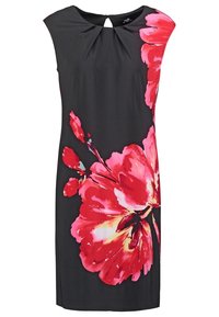 Černé šaty do poloviny stehen s krátkými rukávy, zdobené živou červenou květinovou designem, strukturovanou tkaninou a detailem klí�čové dírky na zadní straně.
