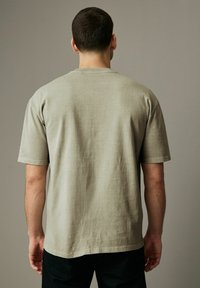 Next HEAVYWEIGHT - Tricou basic - sage green garment dye