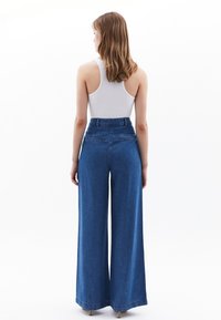OXXO WEIT SCHWINGENDER BEINFORM - Široké džíny - rodeo blue denim