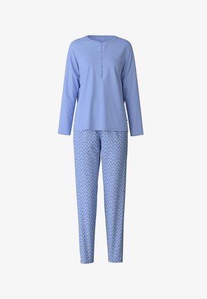 Maglietta a maniche lunghe azzurro chiaro con scollatura rotonda e bottoni, abbinata a pantaloni blu con motivi a cuori bianchi.