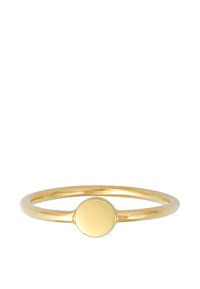 Inel din metal auriu cu un band subțire și un disc circular neted în centru. Finisaj lustruit cu un design minimalist.