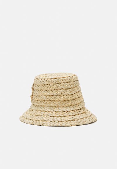 RUSLAN BAGINSKIY EMBELLISHED BUCKET HAT - Kalap - natural