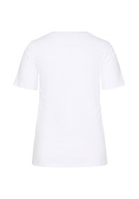 Camiseta blanca de manga corta con cuello redondo. Material de algodón liso, forma ligeramente ajustada y sin patrones ni detalles visibles.