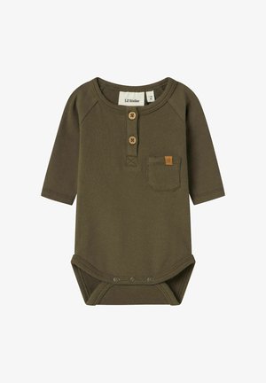 Bodysuit de manga larga en verde oliva, hecho de algodón acanalado, con una tapeta de botones, un pequeño bolsillo en el pecho y cierres de presión en la parte inferior.