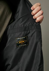 Next WITH MA POCKET REGULAR FIT - Bomber stiliaus striukė - black