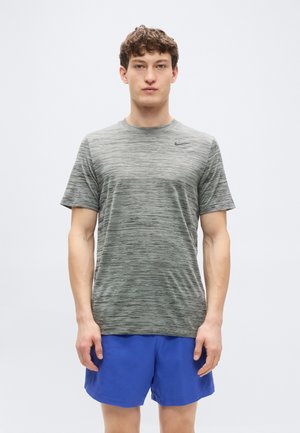 TEE NEW VENEER - Sport T-Shirt - iron grey/pure/black