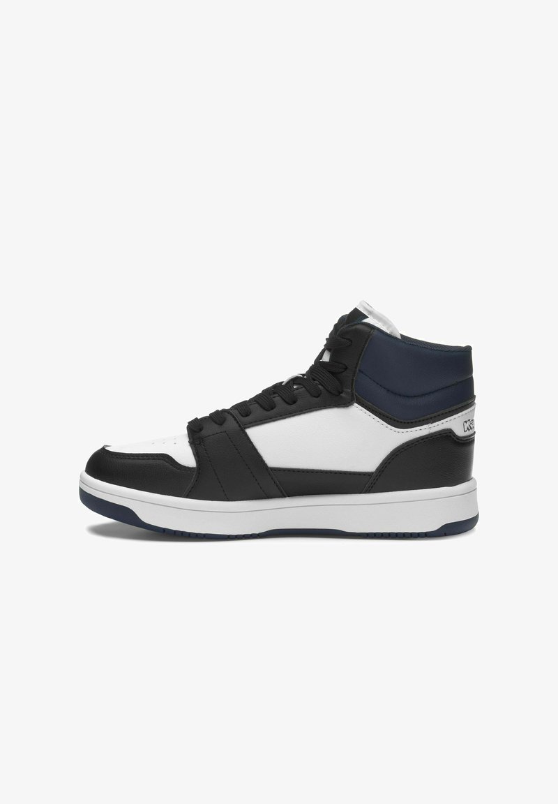 Sneakers alte in pelle nera, bianca e blu navy. Le caratteristiche includono una parte anteriore con lacci, colletto imbottito e suola in gomma a contrasto.