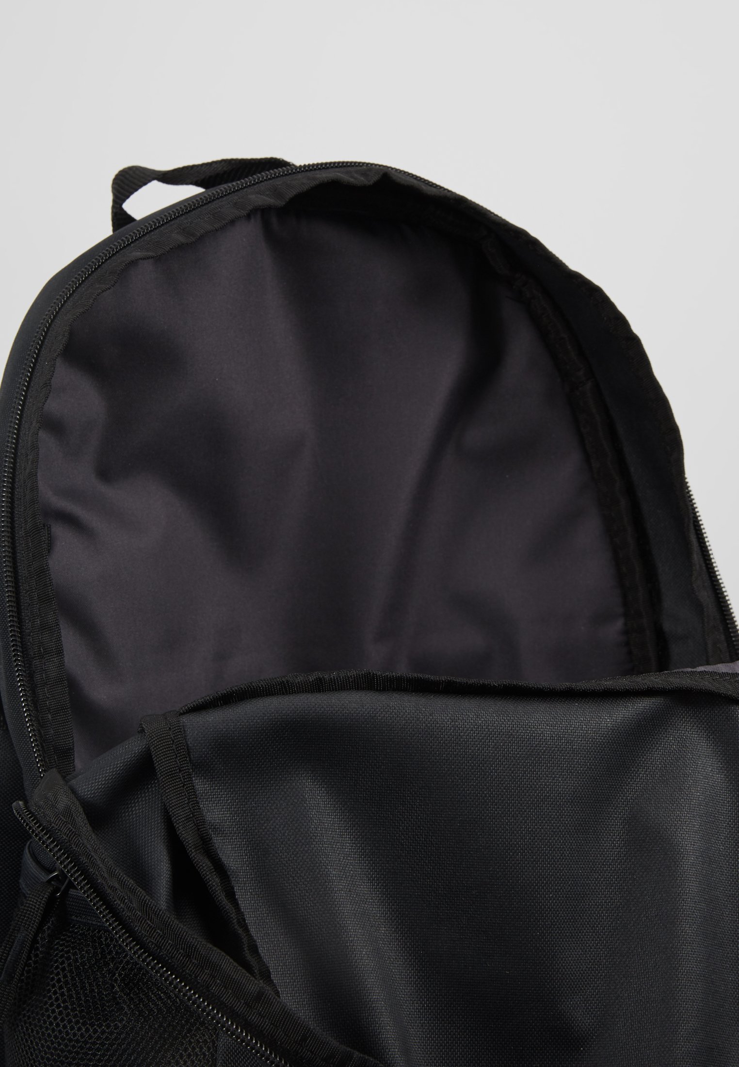 nike sportswear elemental unisex