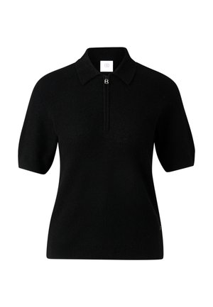 Zwarte polo met korte mouwen en een ritssluiting bij de hals, gemaakt van een gestructureerde stof. Voorzien van een kraag en een logovlaggetje aan de zoom.