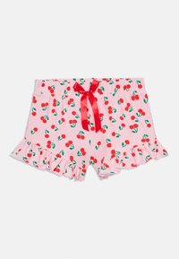 Shorts en coton rose avec un imprimé cerise, dotés d'un nœud en satin rouge et d'un ourlet volanté. Le tissu est léger et doux, conçu pour le confort.