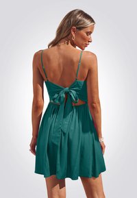 Cupshe CAPTIVATING TWIST-FRONT - Jurk - evergreen