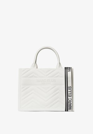 Borsa a tracolla bianca trapuntata con motivo a zigzag, logo impresso, doppie maniglie superiori e una tracolla con testo in nero e grigio.
