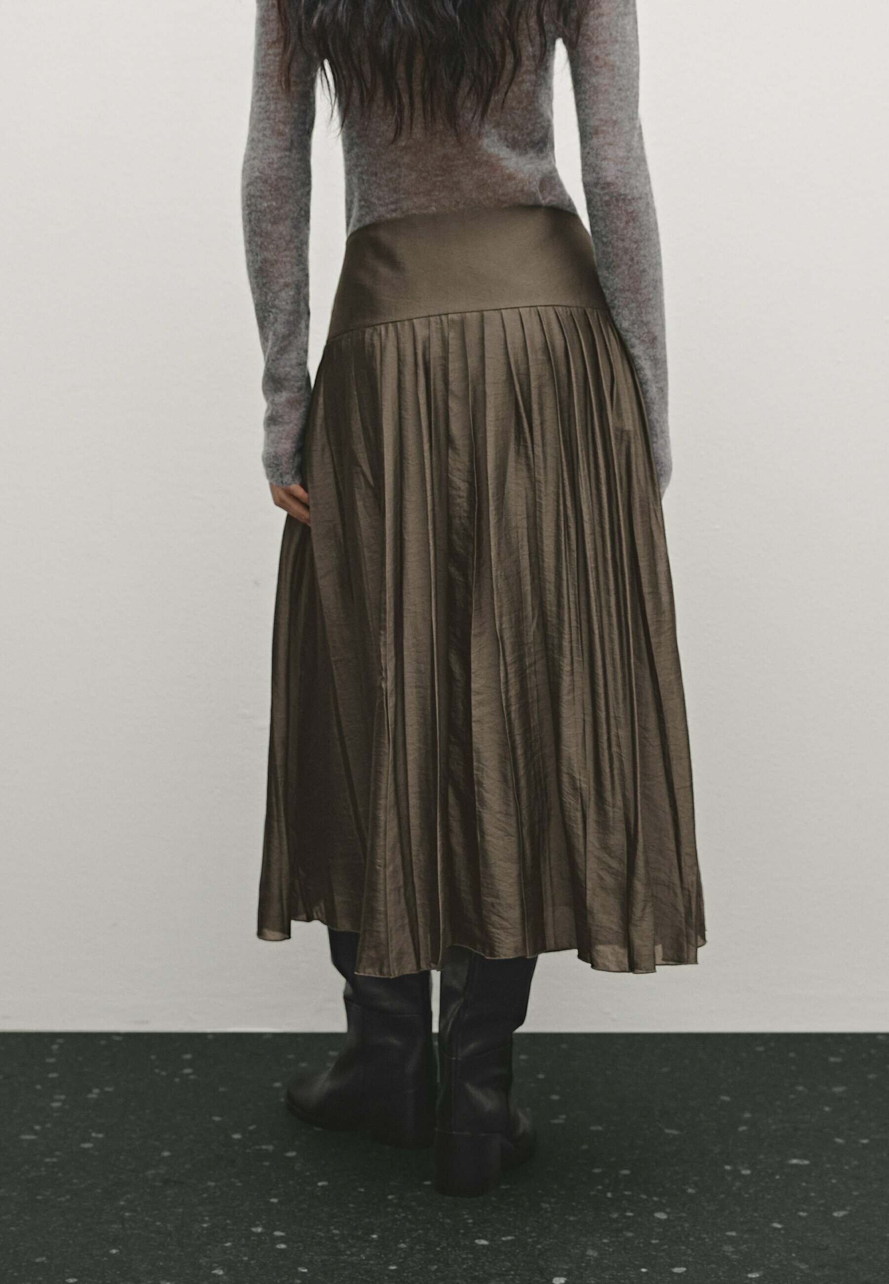 Massimo Dutti【NEW】Flowing box pleat midi skirt 05275585800-o6.jpg?ts=