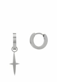 Pendientes de plata que presentan un aro texturizado y una forma de estrella colgante. Ambos componentes tienen un acabado metálico cepillado, creando un diseño minimalista.