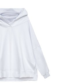 Biała, oversize bluza z kapturem z głębokim dekoltem w kształcie litery V, długimi rękawami i rozcięciami po bokach. Wykonana z miękkiego materiału z prążkowanymi mankietami i dolnym wykończeniem. Gładka tekstura.