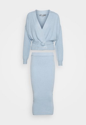 DOUBLE BREASTED CARDIGAN AND MIDI SKIRT SET - Strikkegenser - blue