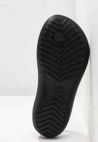 Crocs Allassandaalit - black