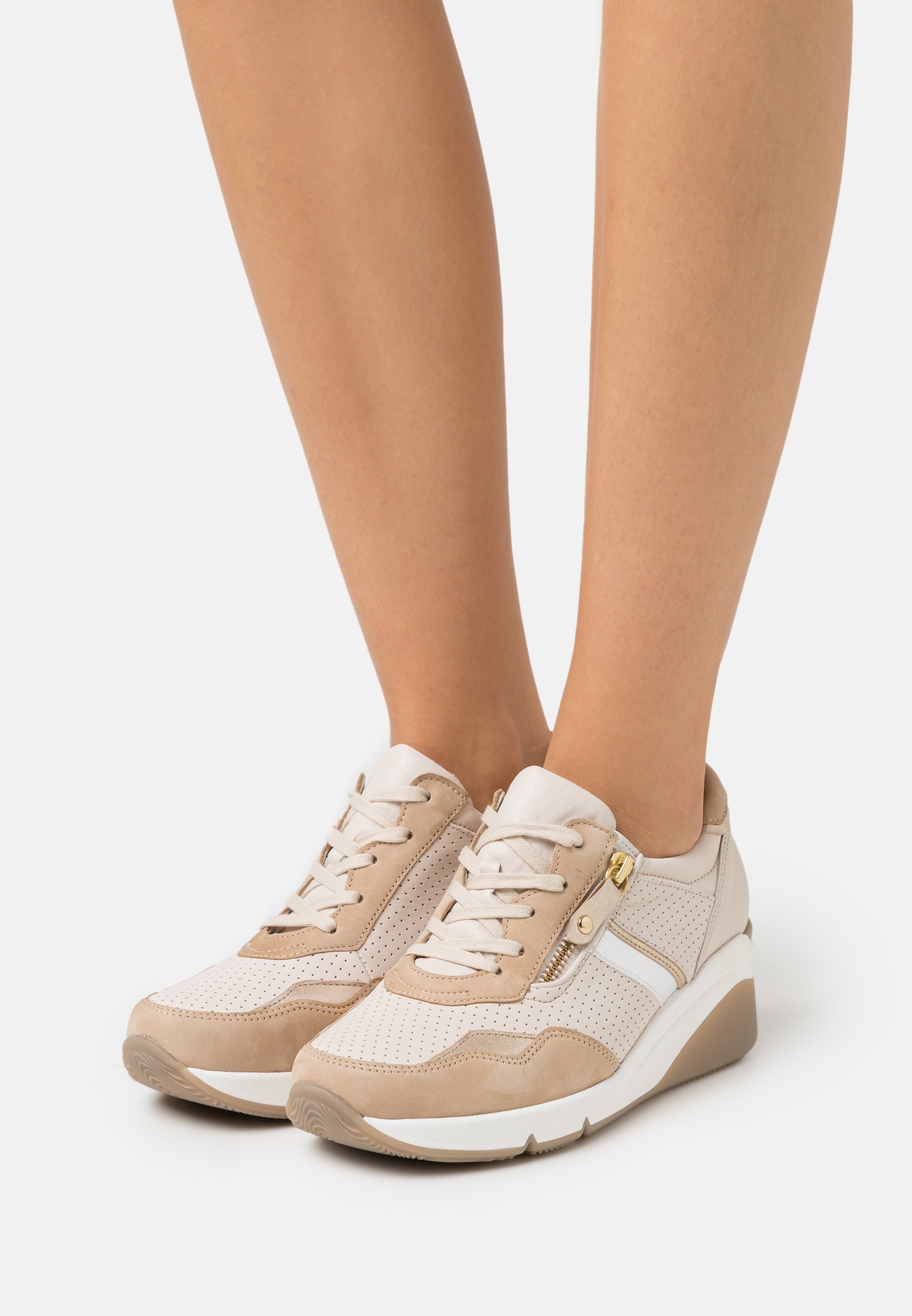 Gabor Comfort Sneakers laag - ivory/caramel/gold/Beige - Zalando.nl
